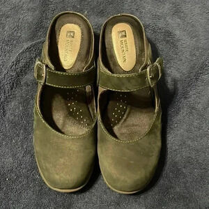 White Mountain Dress Shoes